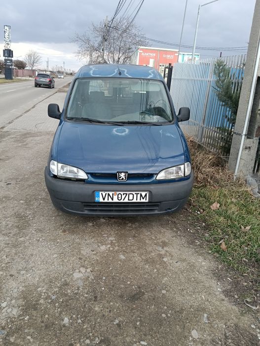 Auto utilitara Ford trasnit