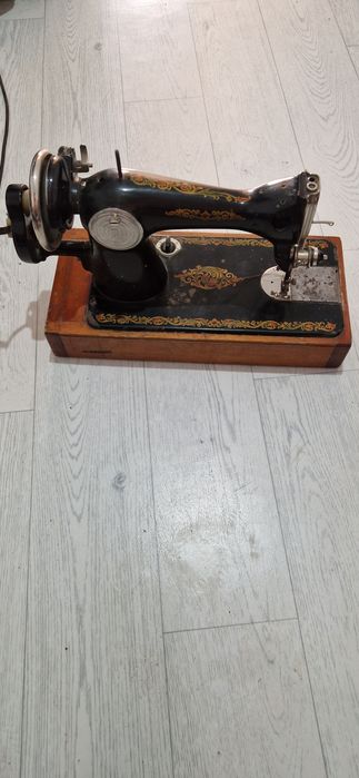 Швейная машина ручная прадается цена 20000₸ есть доставка