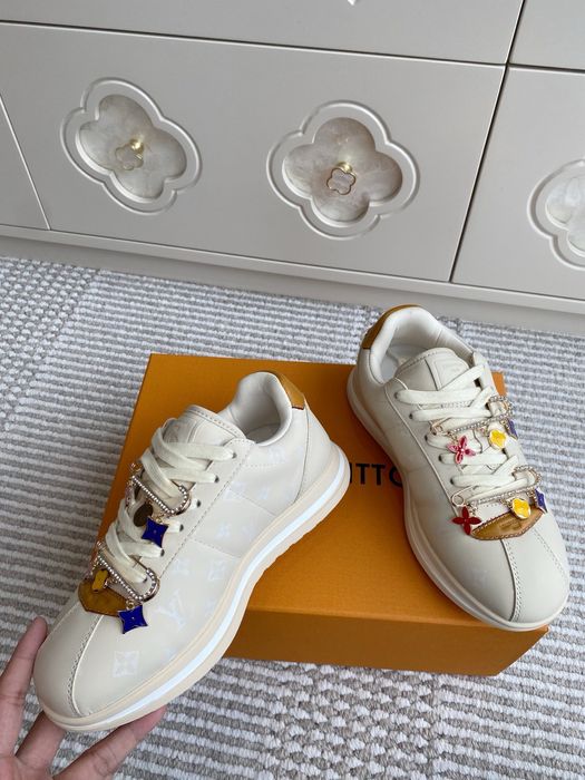 Adidasi Louis Vuitton, tip Premium