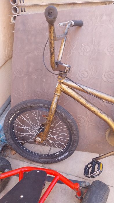 Bicicleta bmx  pt 10-12 ani