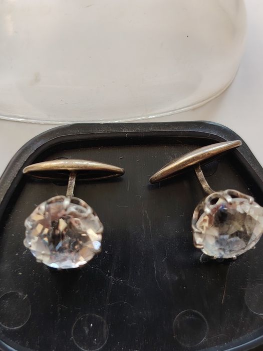 Продам   мужские виньажные серебряные запонки.