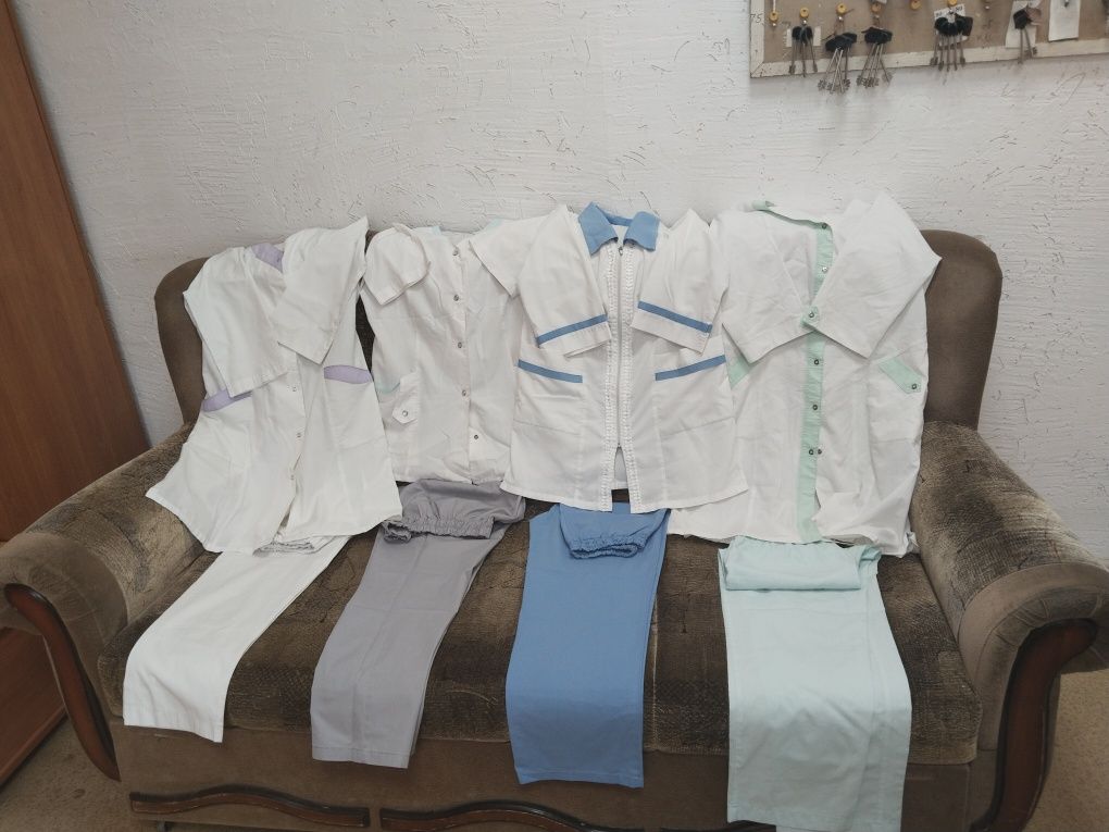 Продам женскую медицинскую Уни форму