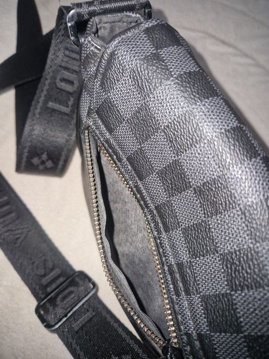 Louis Vuitton мъжка чанта през рамо оригинална закупена от Италия