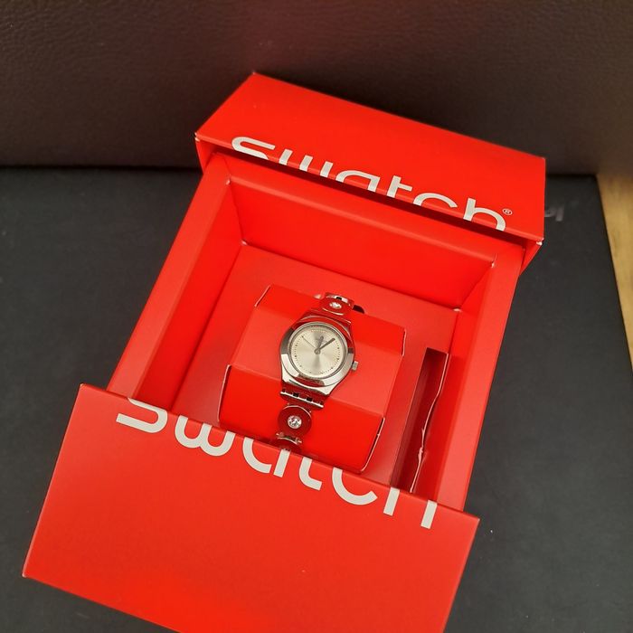 Часовник Swatch - нов в оригиналната си опаковка