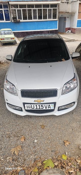 Некся 3 сотилади