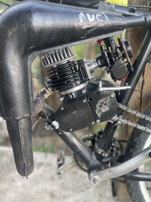 Vand bicicleta cu motor 70 cc racing