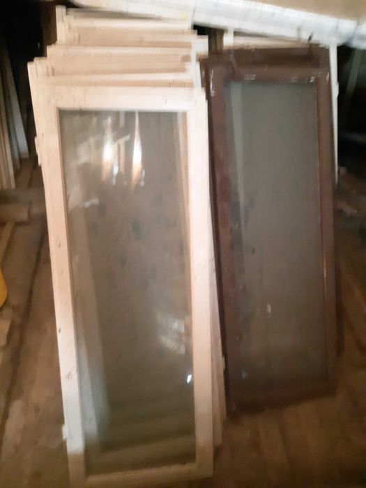 Geamuri lemn masiv, 65 buc, foarte buna stare, inchidere dubla!!
