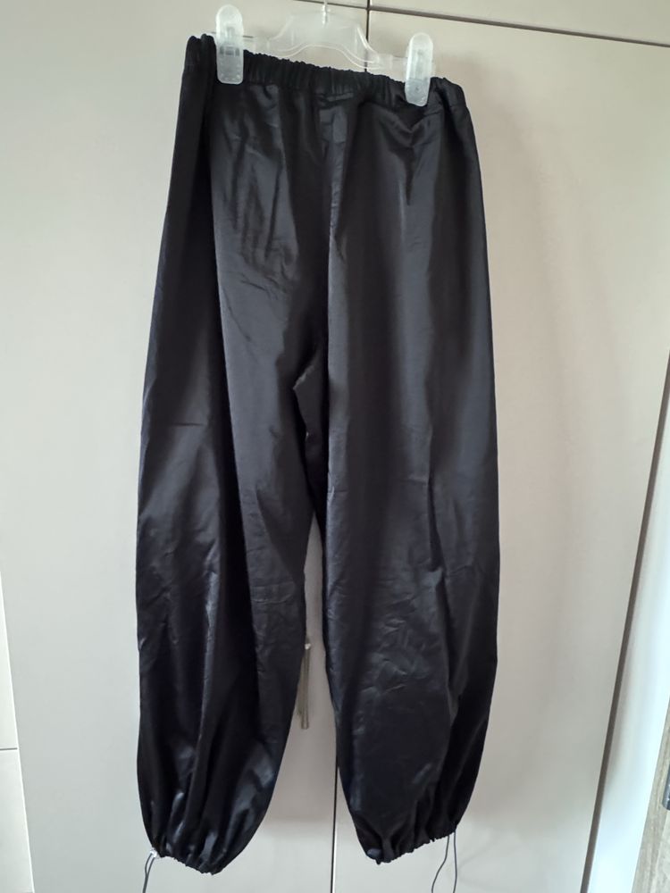 Сатенен панталон Zara