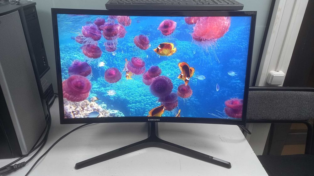Samsung_Full HD 24" дюйма (60см)_144.герца_(.DisplayPort, HDMI.)