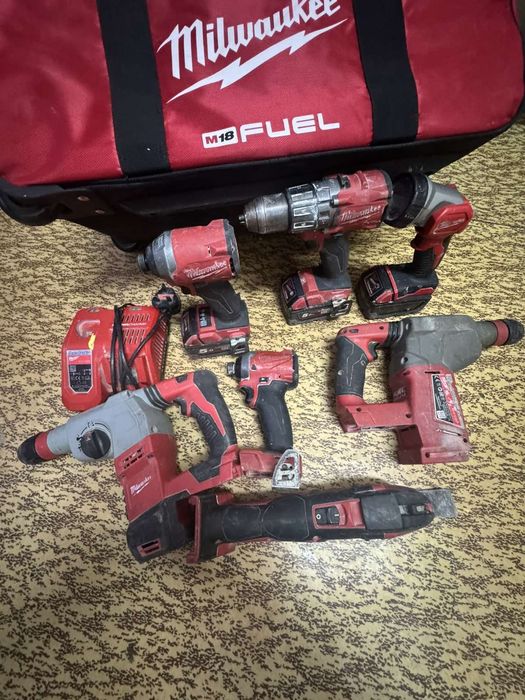 Машини Milwaukee