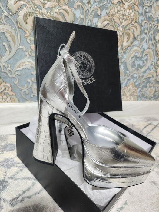 Продам сапоги, ботинка, туфли