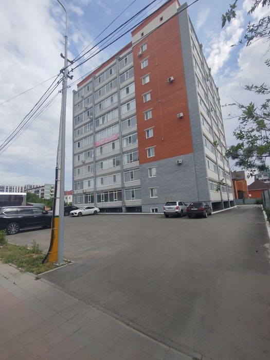 Продам новую 3-х комнатную квартиру в центре города.