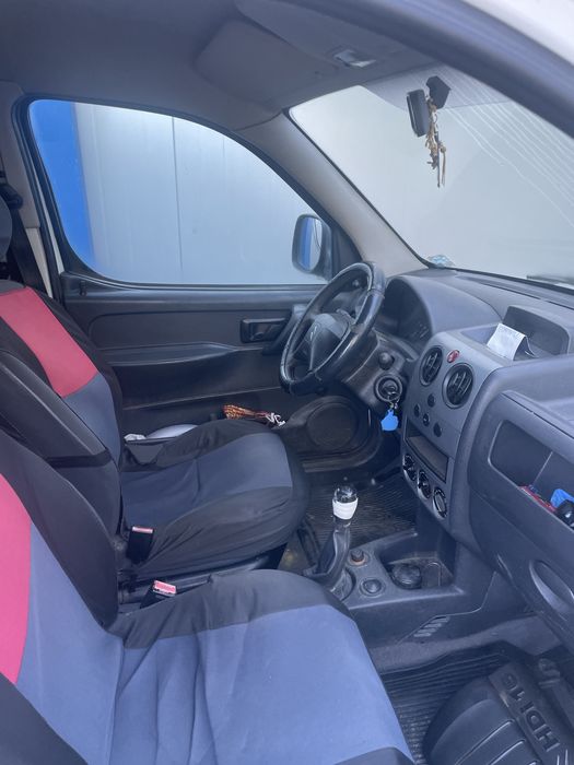 Citroen Berlingo aproape rablă
