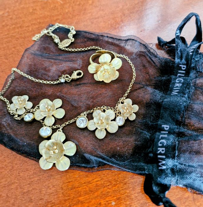 Колие и пръстен PILGRIM с циркони и емайл