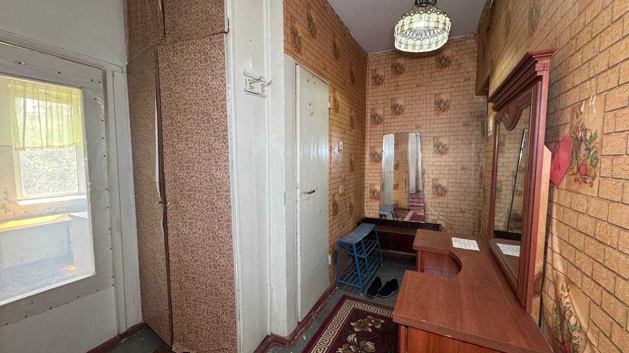 Заканал Шероз тўйхонаси 1 хона 2 қаватда квартира сотилади.ID: 1124