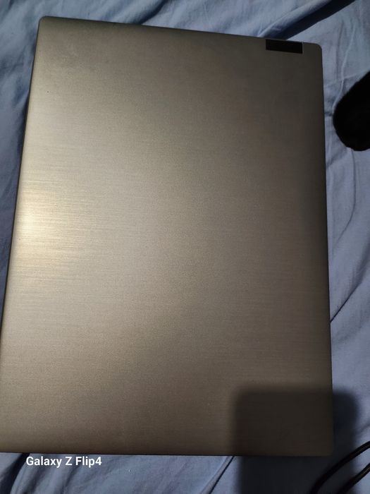 Продавам лаптоп Lenovo  500 лв.