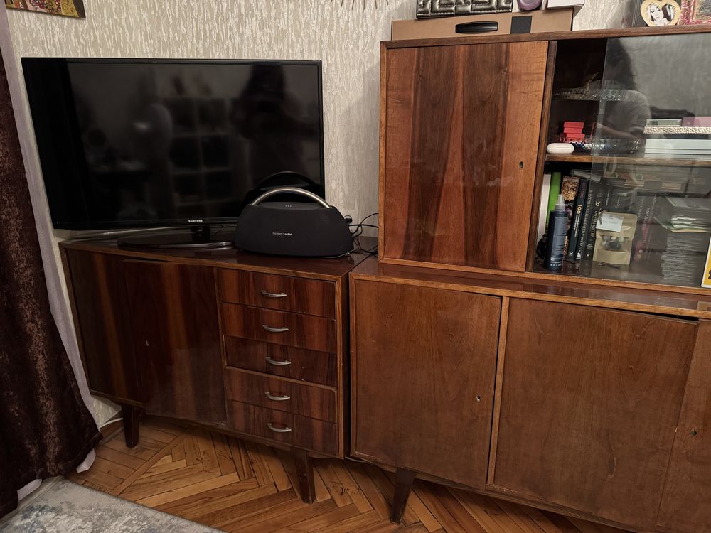 Продам советский сервант и комод