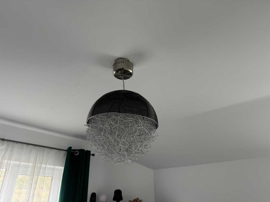 Lustra LED deosebita