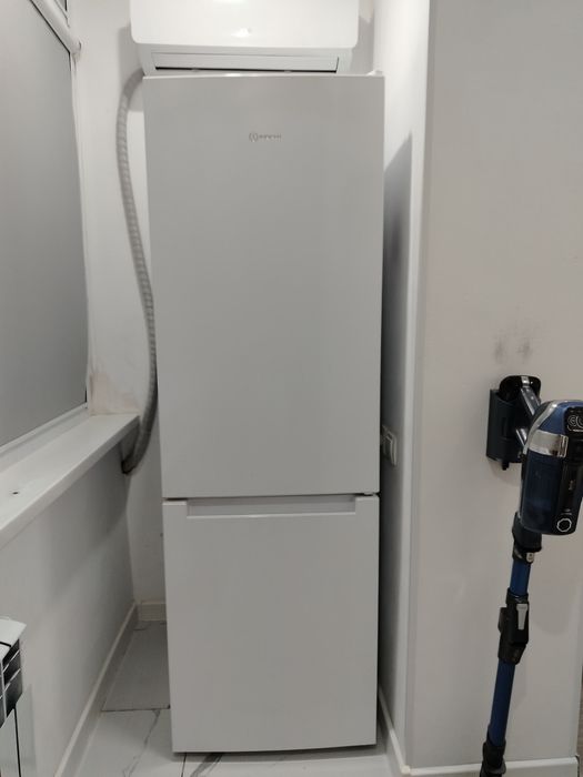 Холодильник INDEZIT  б/у