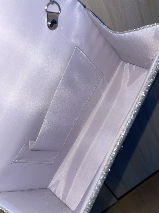 Офицялна чантичка