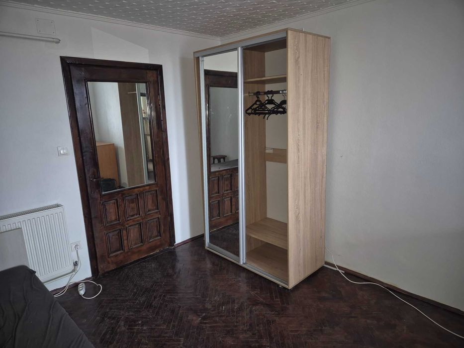 Inchiriez garsoniera