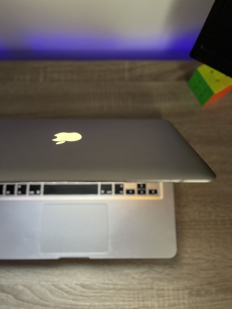 Macbook de vanzare, stare buna