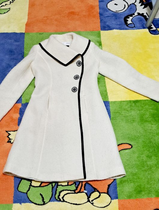 Vând palton de lana marime 36