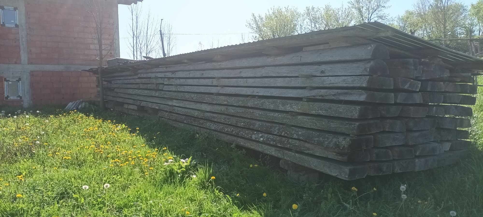 Vând lemn de brad uscat de 15 ani și 12 metri lungime