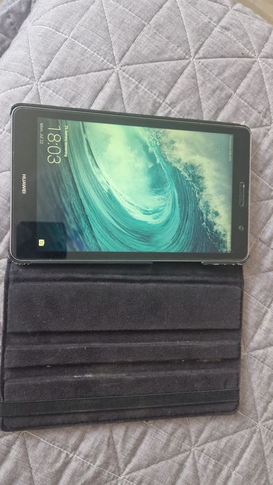 Tableta Huawei MediaPad T3 stare foarte buna + bonus card 32 GB