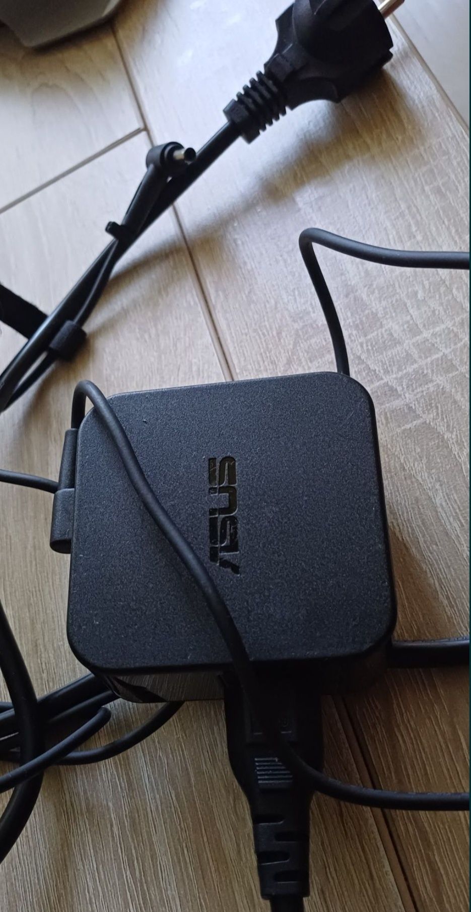 Laptop Asus i5-6200U 2.30GHz /Full HD/15.6"/8GB RAM/ 256 SSD