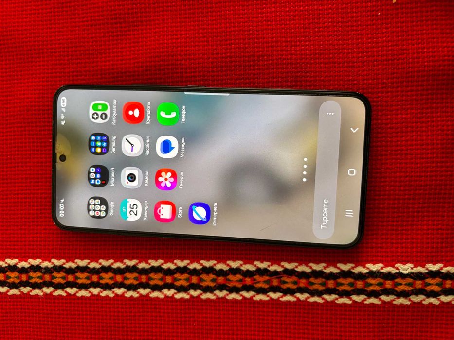 Продавам Samsung s 22