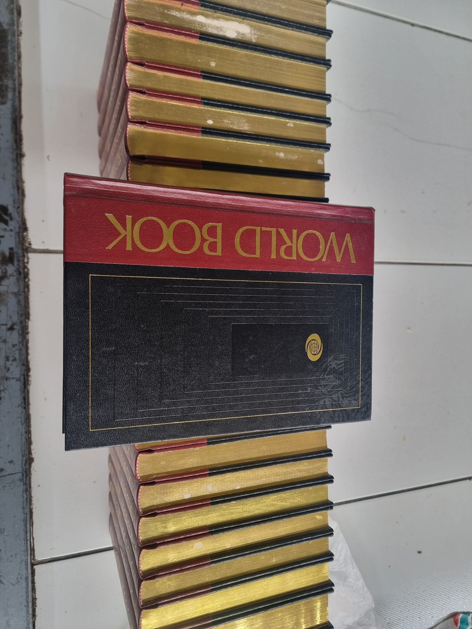 The World Book Encyclopedia SET 22 books