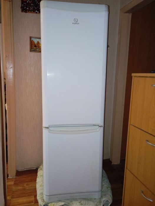 Продам б/у холодильник в рабочем состоянии