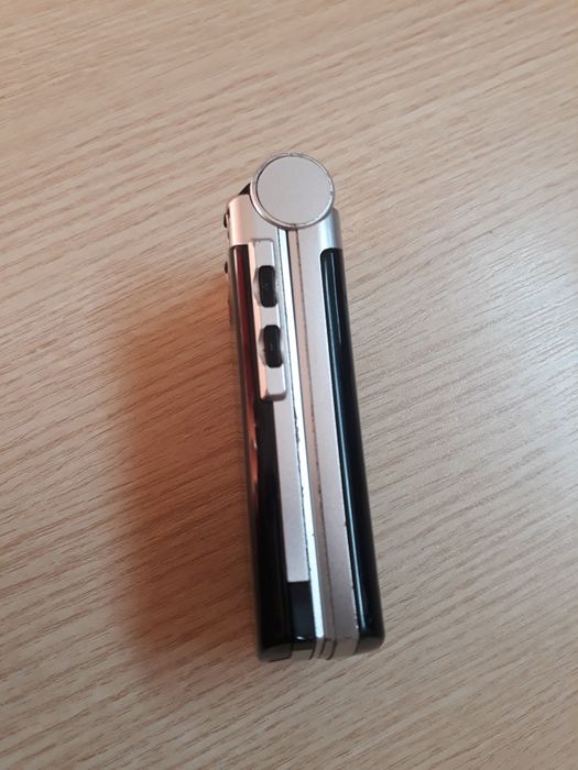 Sony Ericsson V800 in stare buna, telefon vechi de colectie, necodat