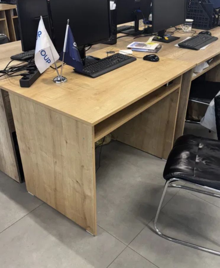 Столы 10000, стулья 7000 в отличном состоянии 6 шт
