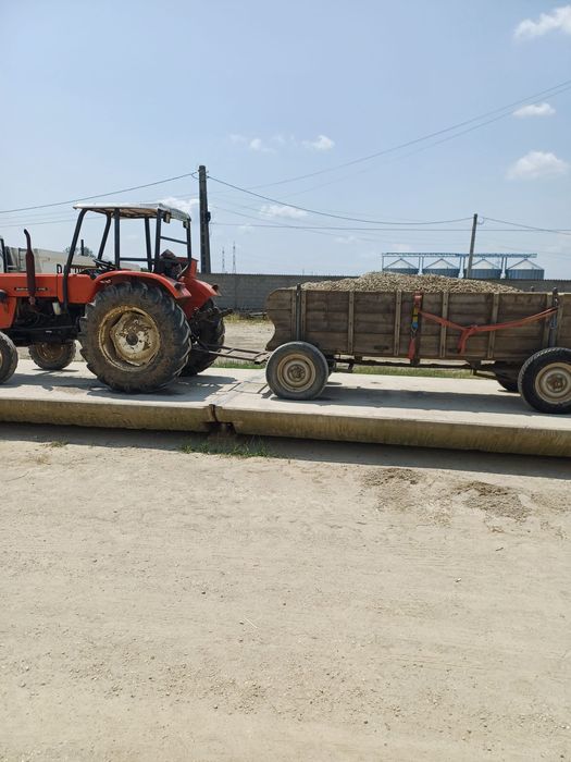 Vine tractor 445 stare foarte bună de funcționare,cu acte