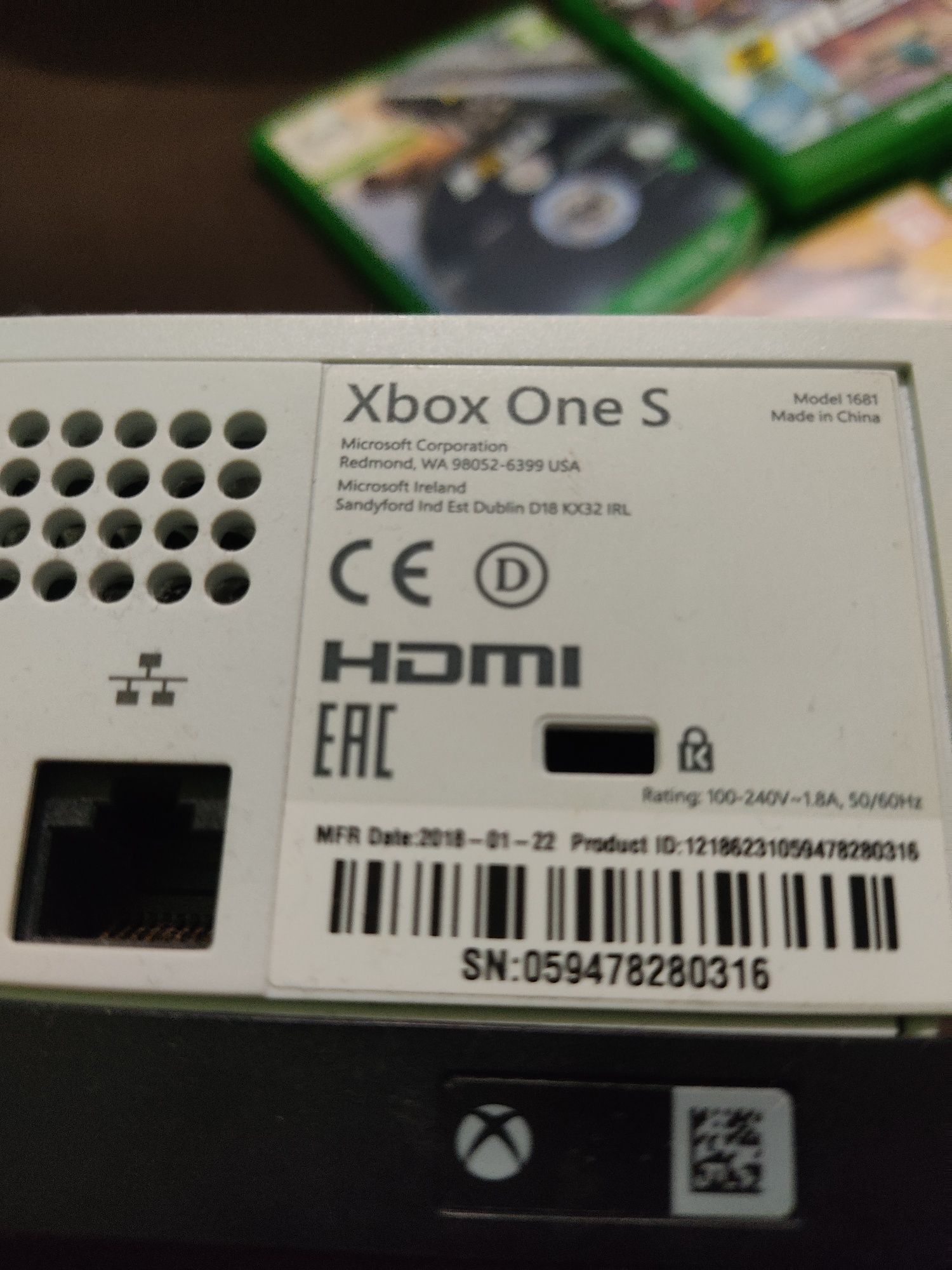 XBOX ONE S cu 2 controlere