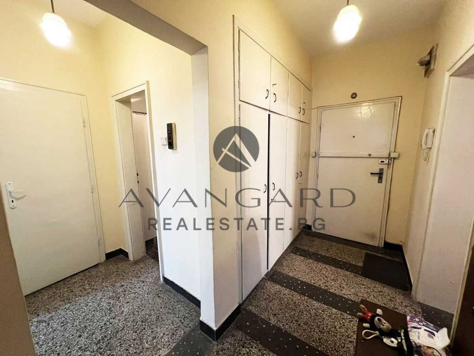 Продава се Тристаен апартамент в Пловдив, Христо Смирненски - 82 кв.м за 1708 €/кв.м - Снимка #10