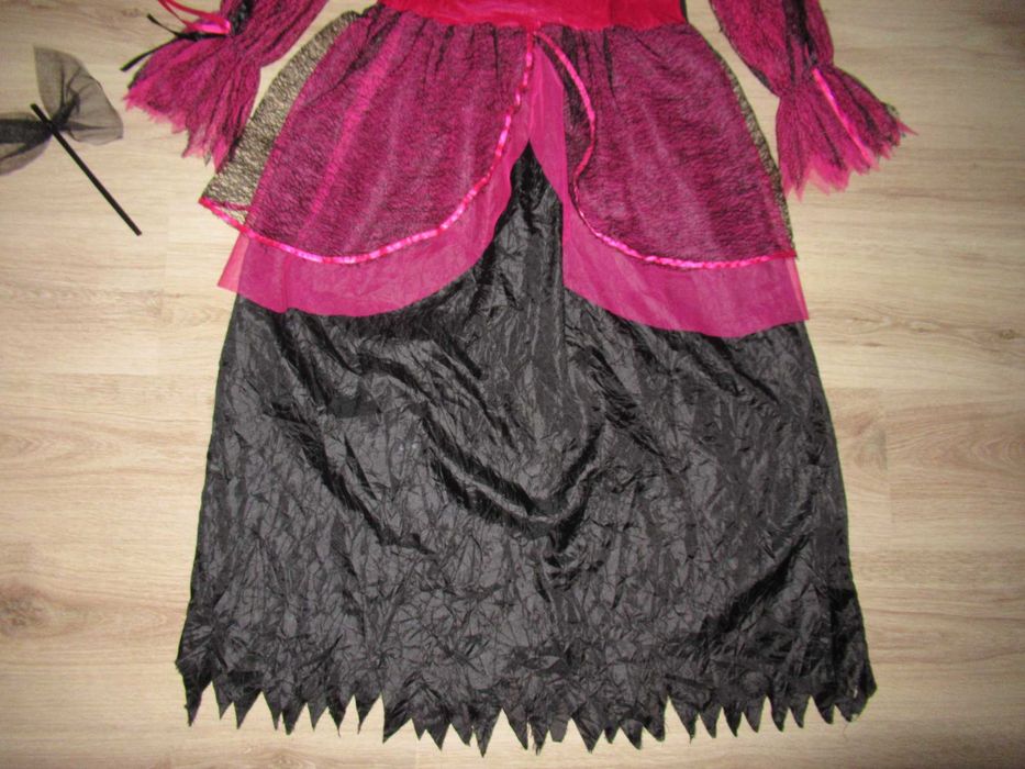 ХЕЛОУИН костюм/рокля с шапка--164 номер