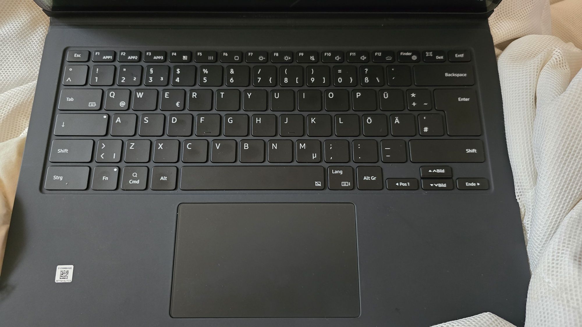 Samsung Tab S8 Ultra Кейс с клавиатура Оригинал QWERTZ като нова