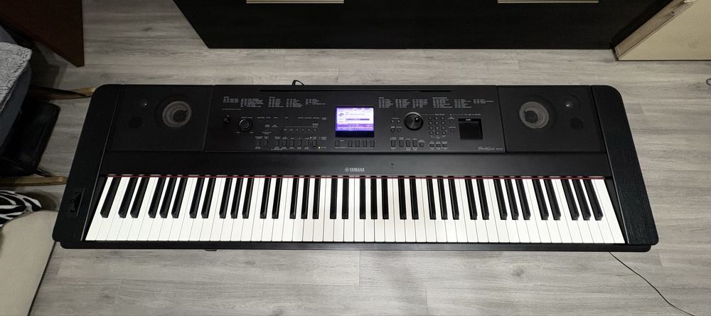 Pian Yamaha Portable Grand DGX 660