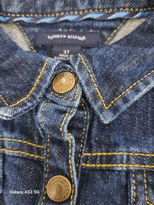Детска рокля на Tommy hilfiger обличана броени пъти