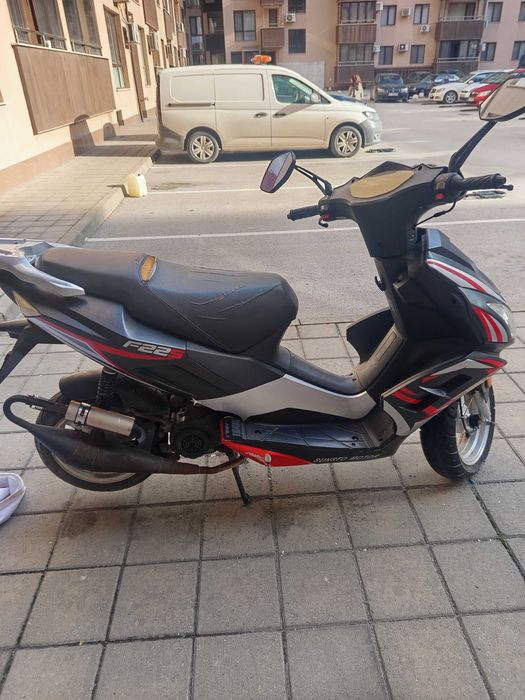 Продавам Скутер Сунсто