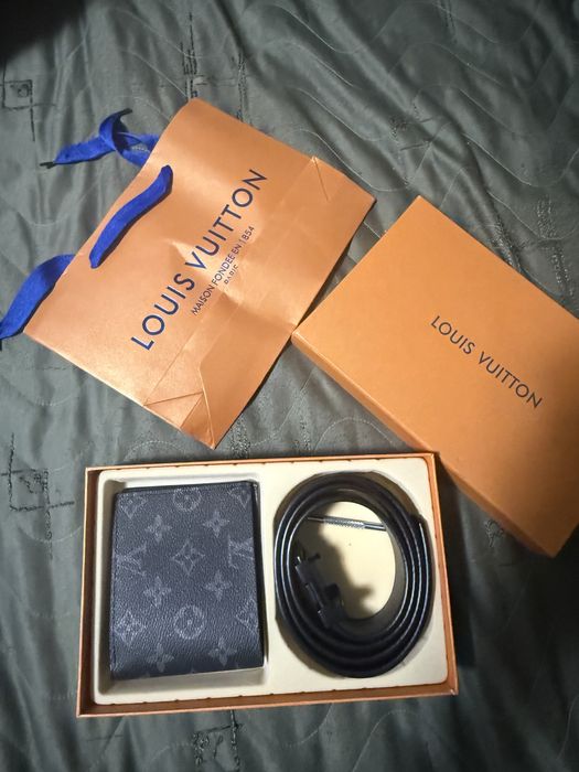 Curea LV si portofel tot cutie etc