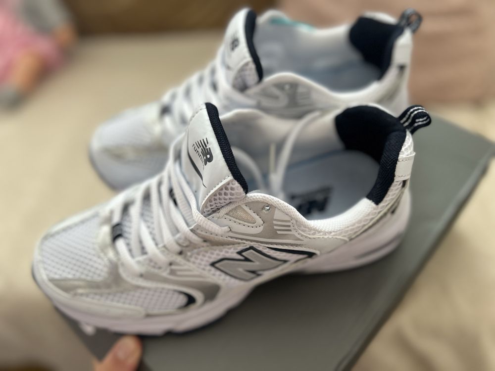 Обувки new balance 530