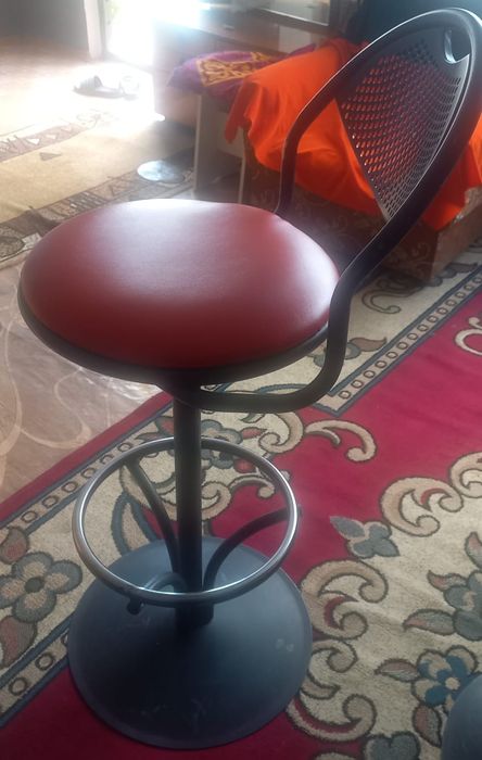 Продам барные стулья 15000 тг