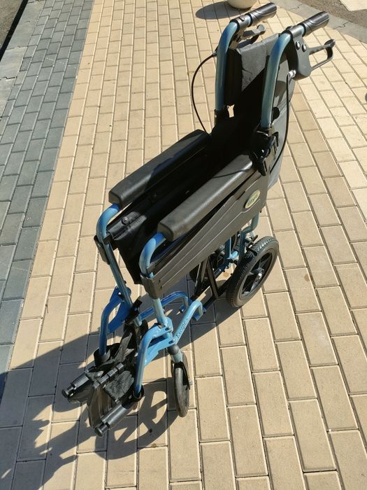 Scaun cu rotile ultrausor, pliabil, sezut 45 cm, CML-203ABJ-16

 

Sca