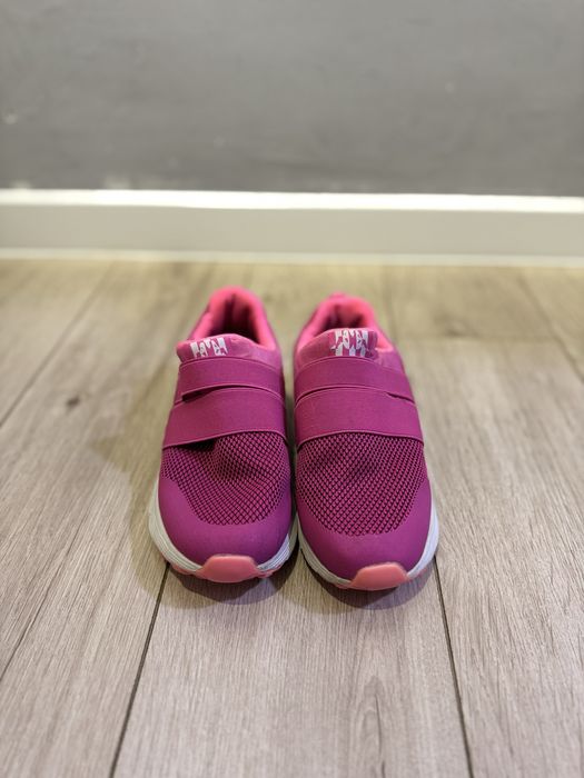 Кроссовки для девочки