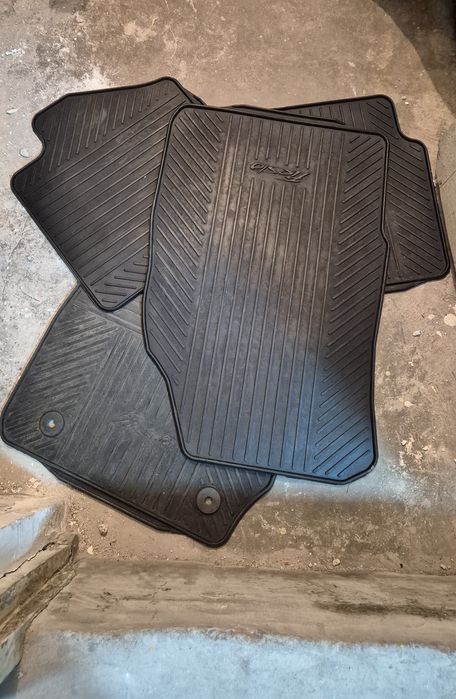 Covorase cauciuc originale Ford Fiesta mk7.