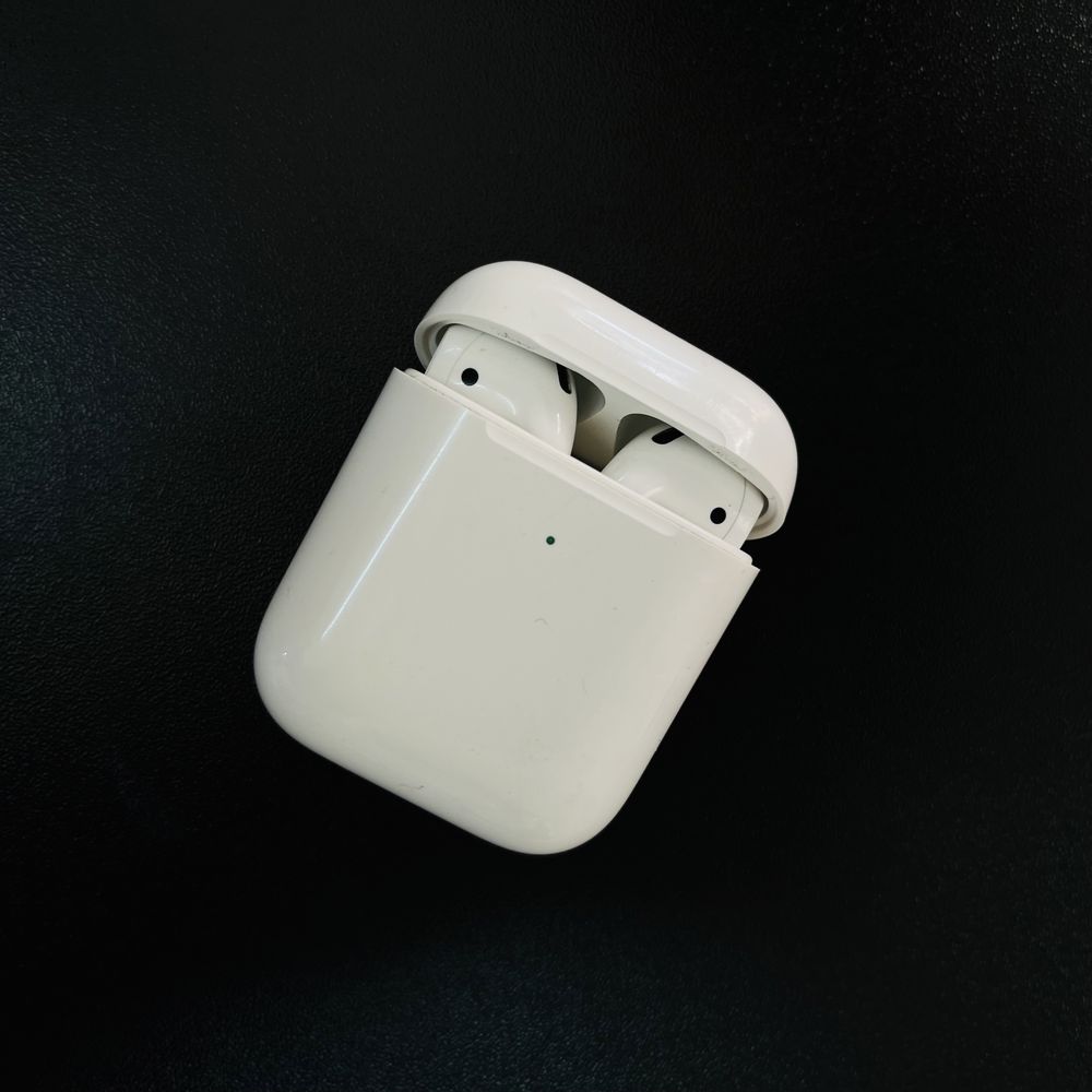 Airpods 2 (айрподс) Оригинал в хорошем состоянии